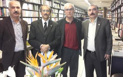 Mustafa Gazalcı, “Barış Zinciri” kitabını imzaladı