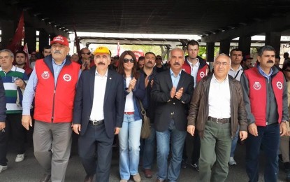 1 Mayıs yine yasaklarla kutlandı!