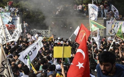 Demokrasi düşmanları iş başındaydı