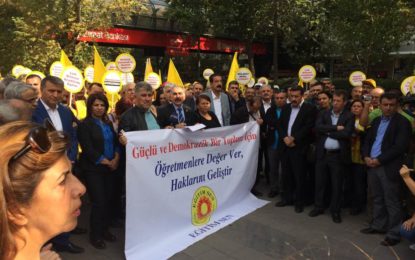 5 Ekim Dünya Öğretmenler Günü’nü Hukuksuz İhraçlar ve Açığa Almalarla Karşılıyoruz!